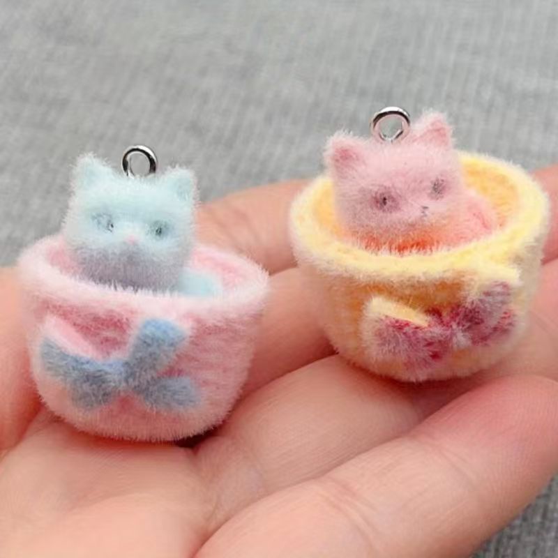 Drop Earrings - 4 adet 3D peluş reçine kedi