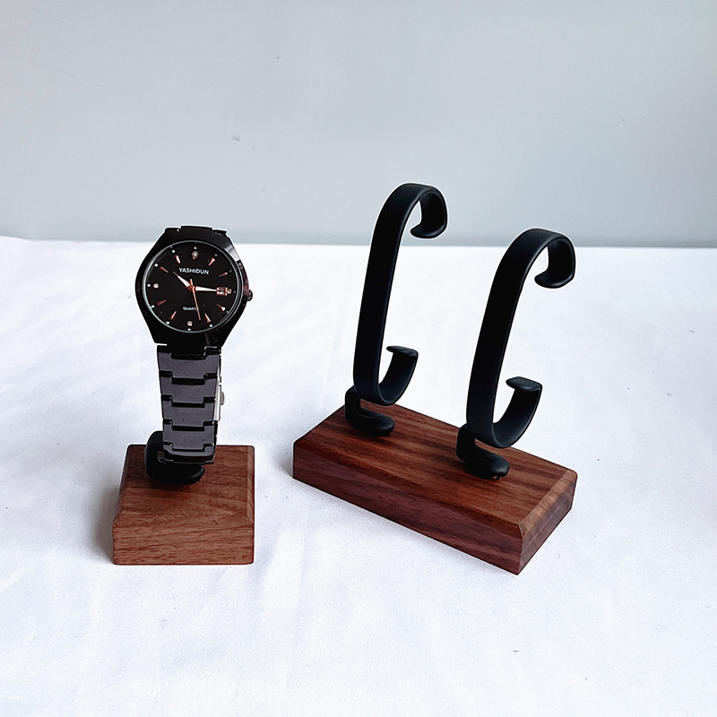 Jewelry And Watches Inc - Ahşap C Şeklinde Saat Tutucu Takı