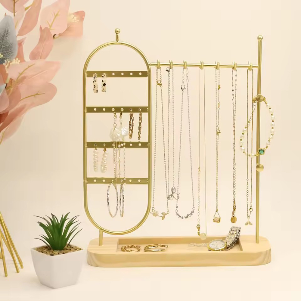 Saatleri, küpeleri, bilezikler - Jewelry And Watches Stores incelemesi ve fiyatı