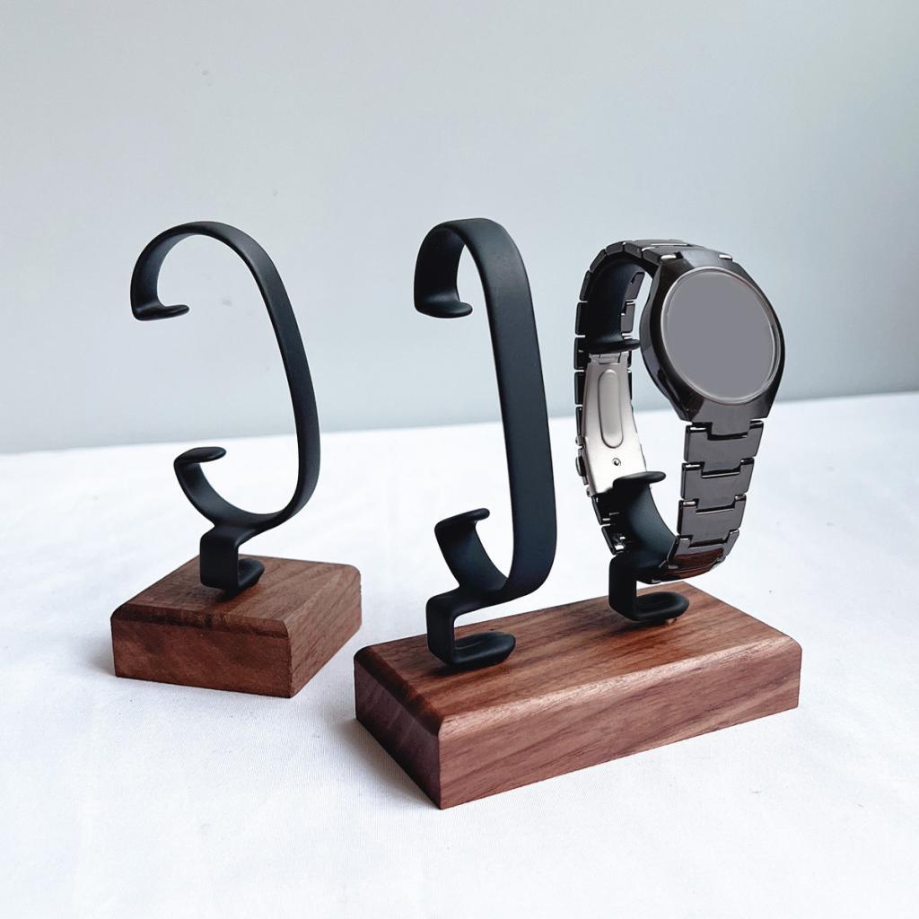 C Şekilli Saat Sergi Standı Ma - Jewelry And Watches Inc incelemesi ve fiyatı