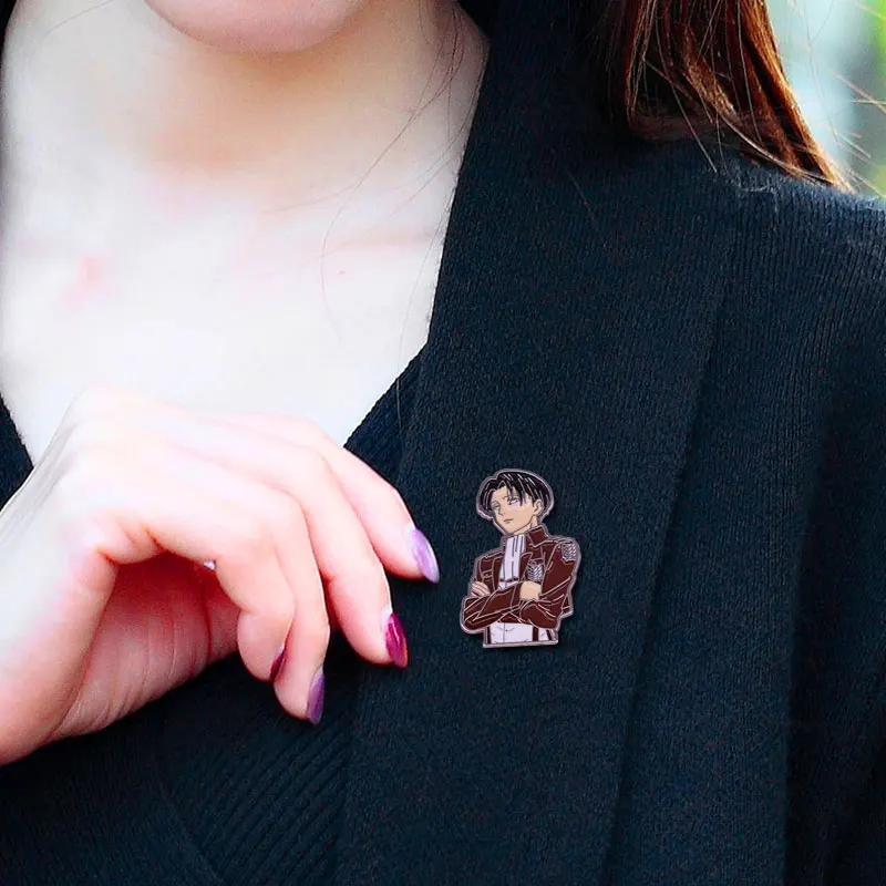 Titan Levi Ackerman Colossal T - Levi Jewelry & Watches Inc incelemesi ve fiyatı